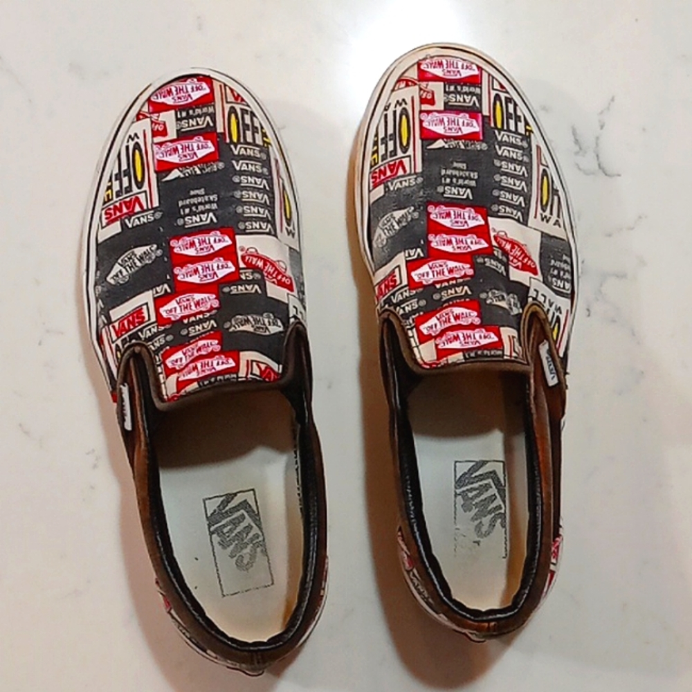 Vans US mens 9 Red black and white alternating text collage of colors.